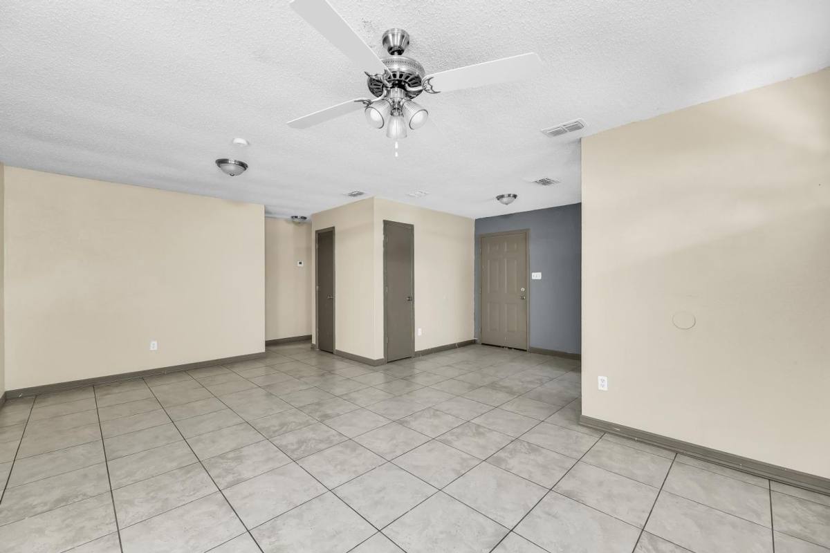 Apartment for rent at 440 W Siesta St, Pharr, TX 78577