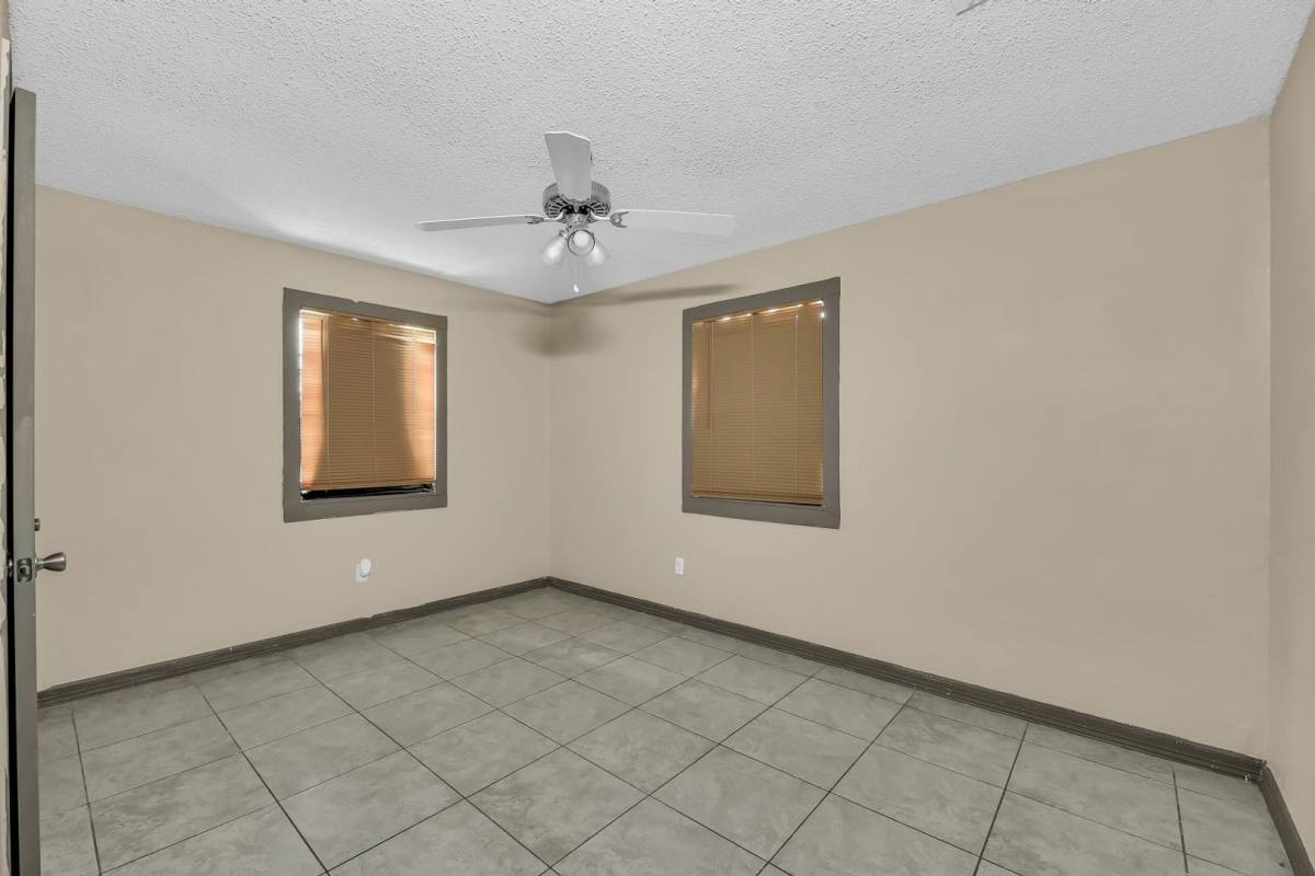 Apartment for rent at 440 W Siesta St, Pharr, TX 78577
