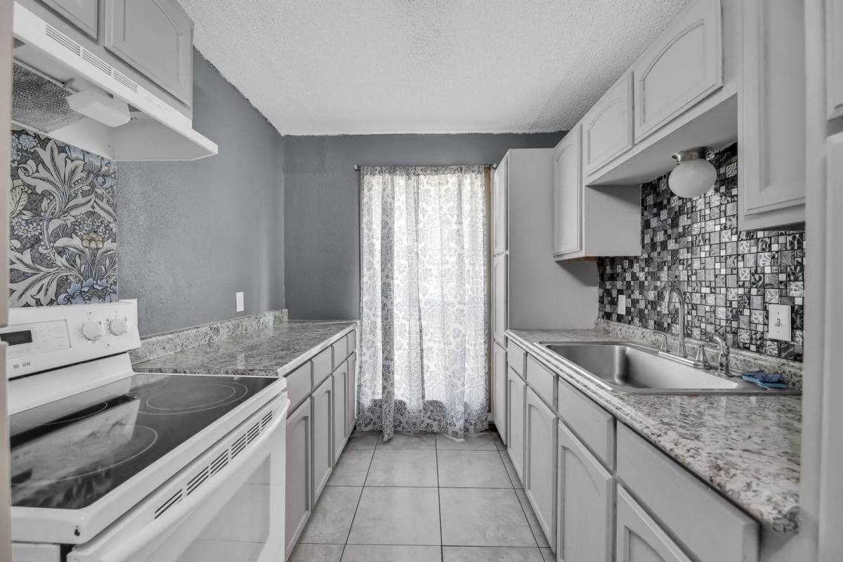 Apartment for rent at 440 W Siesta St, Pharr, TX 78577