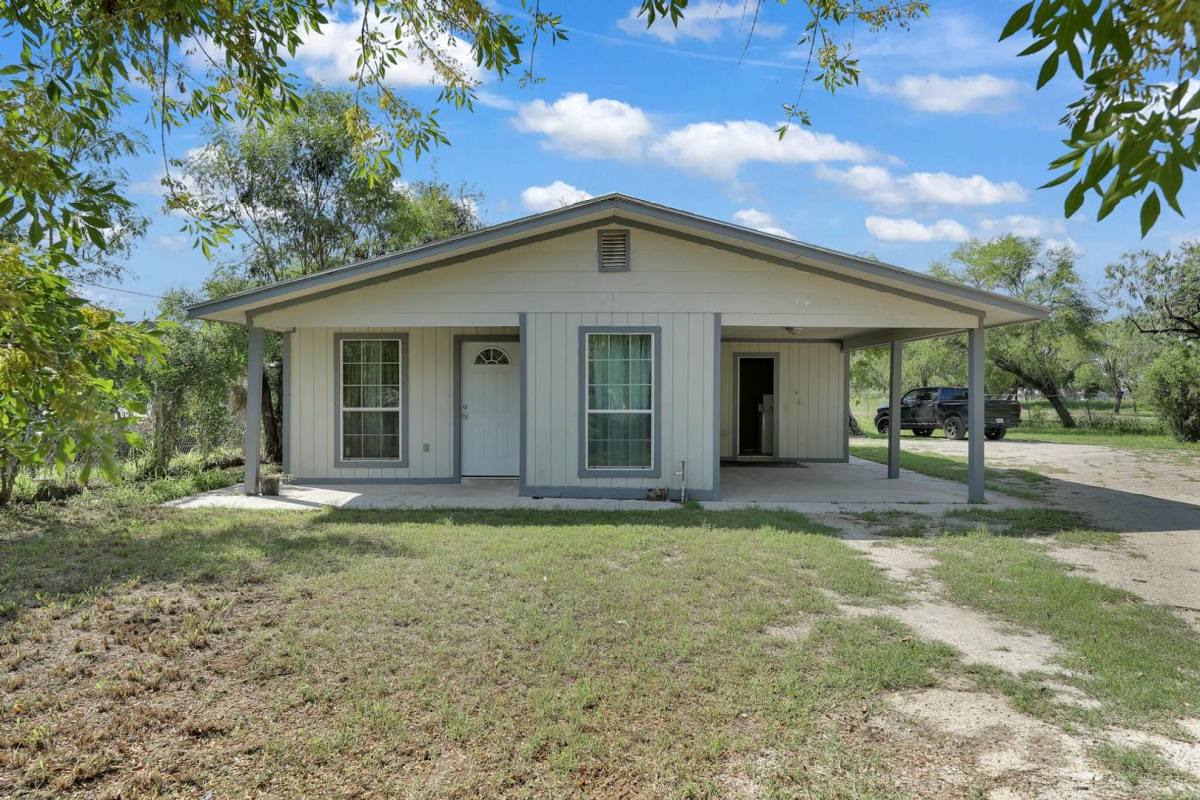 Apartment for rent at 440 W Siesta St, Pharr, TX 78577