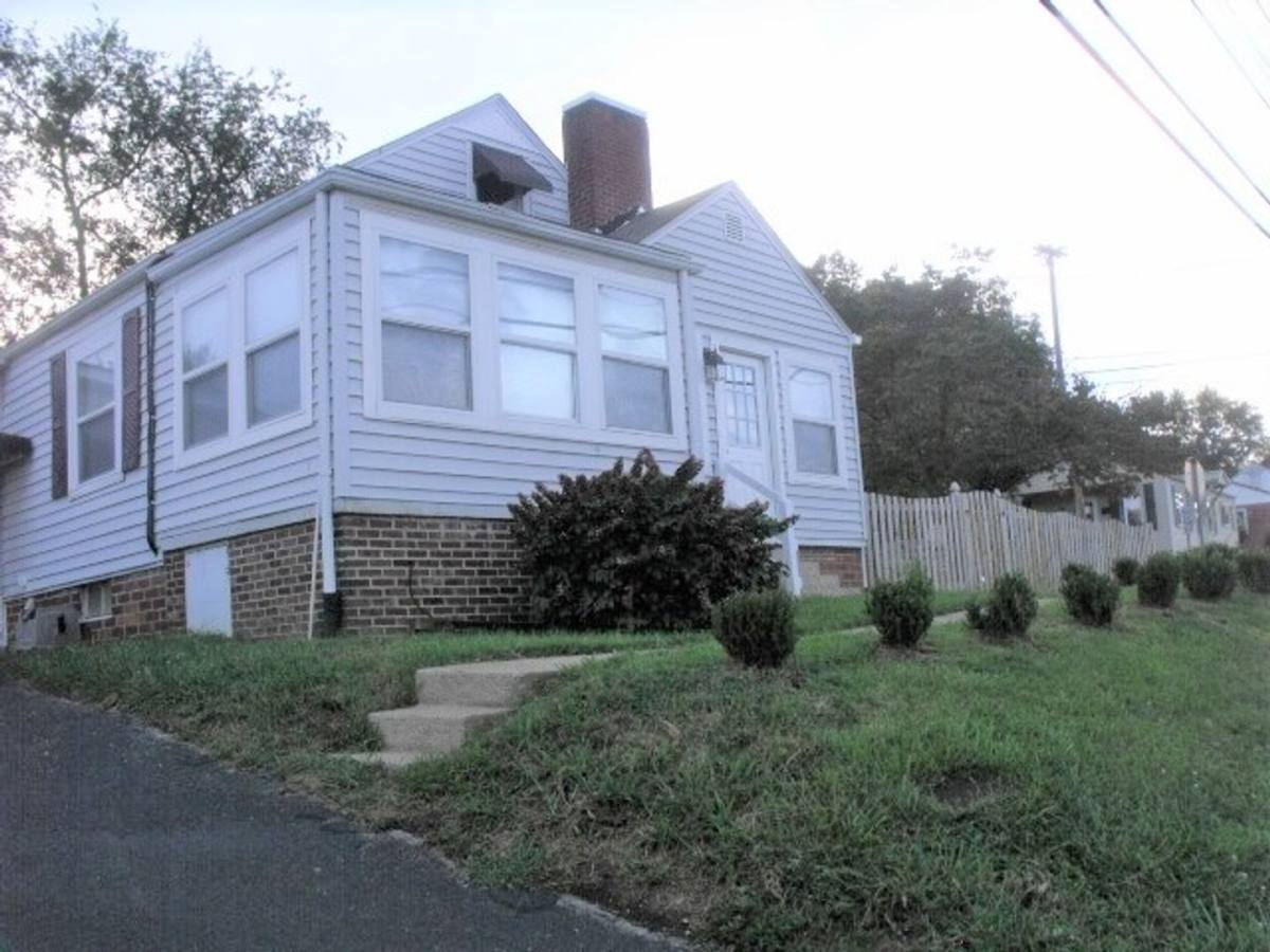 House for rent at 901 Johnson Ave, Johnson City, TN 37604