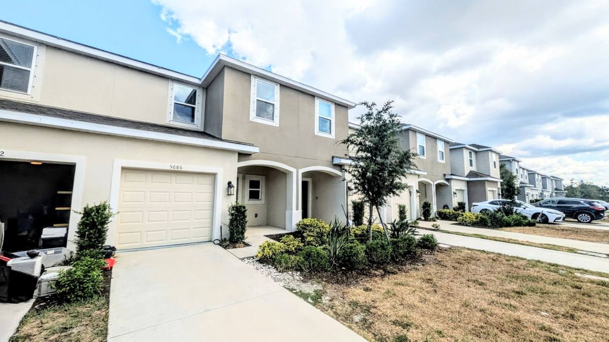 Townhouse for rent at 5686 Archipelago St, Nokomis, FL 34275