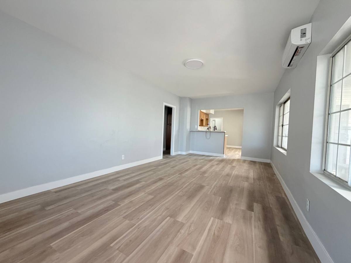 House for rent at 1080 Orange Ave, Long Beach, CA 90813