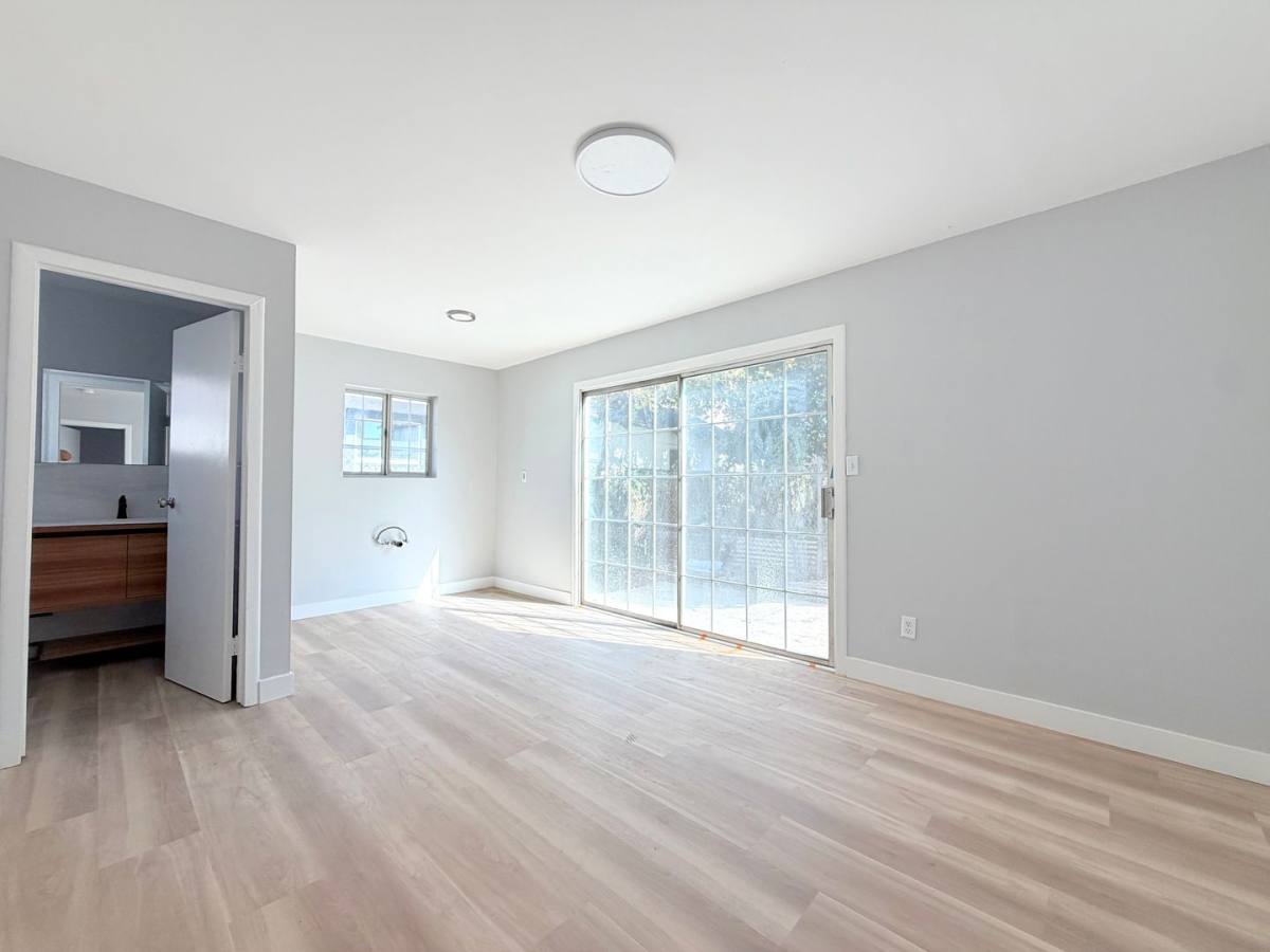 House for rent at 1080 Orange Ave, Long Beach, CA 90813