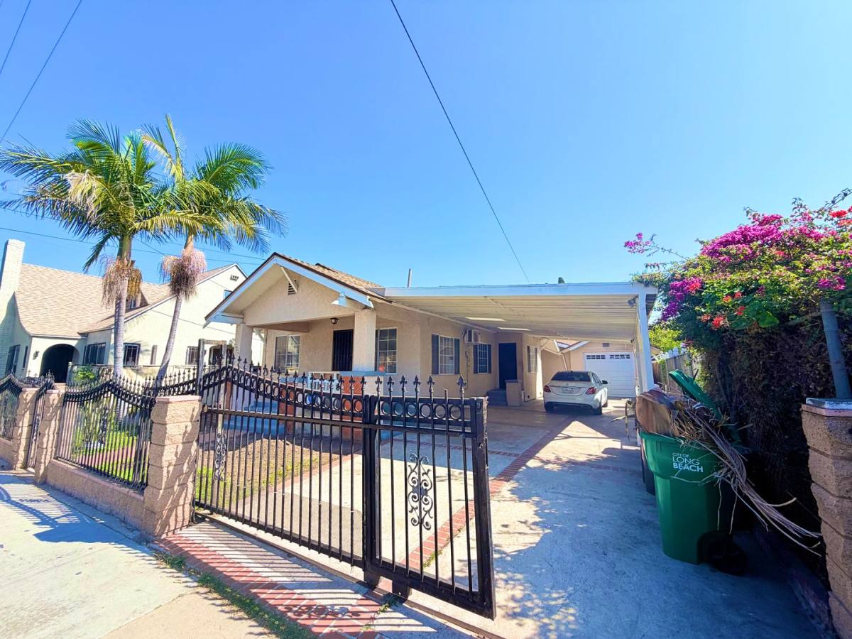House for rent at 1080 Orange Ave, Long Beach, CA 90813