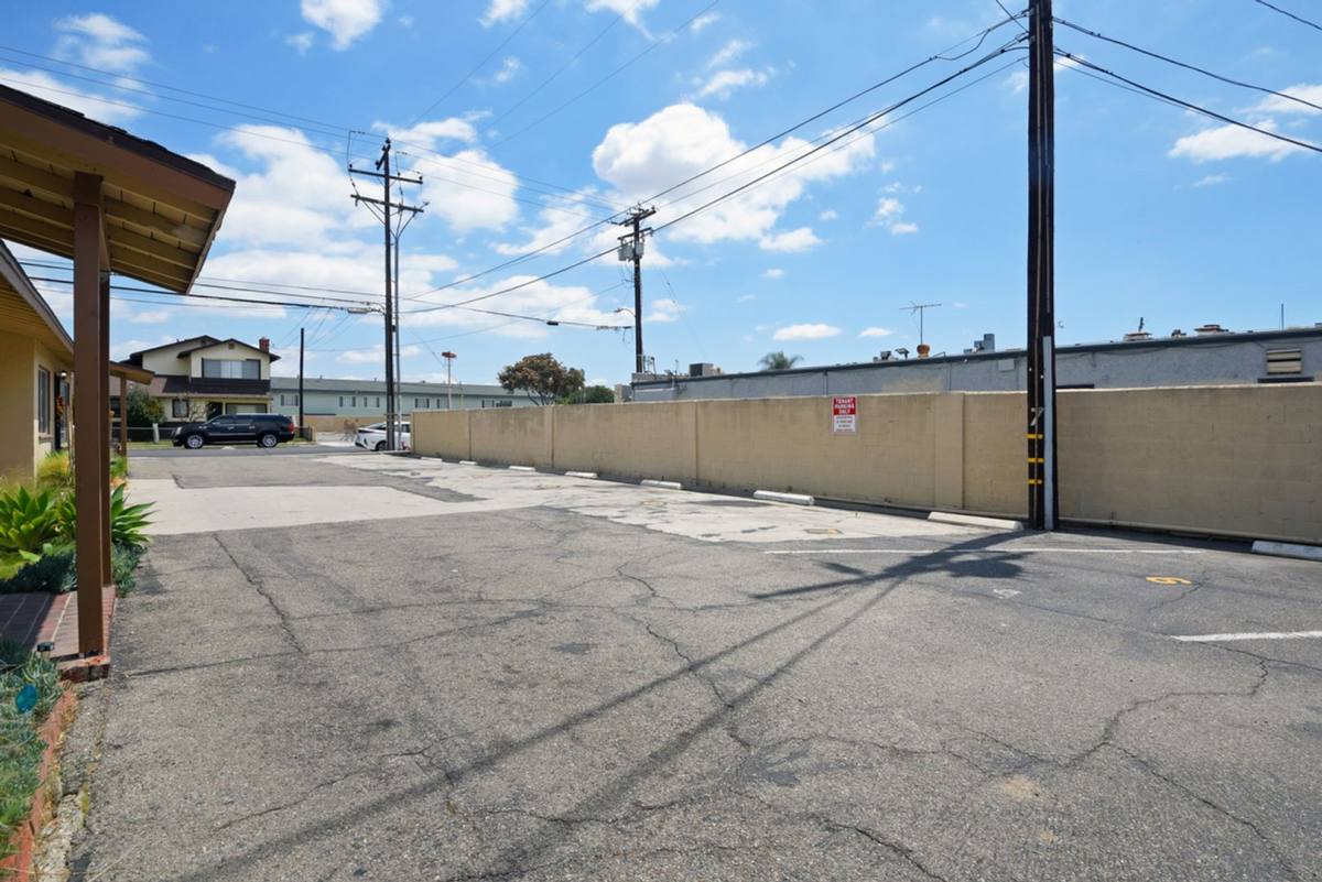 Townhouse for rent at 15735-15743 Eucalyptus Ave, Bellflower, CA 90706