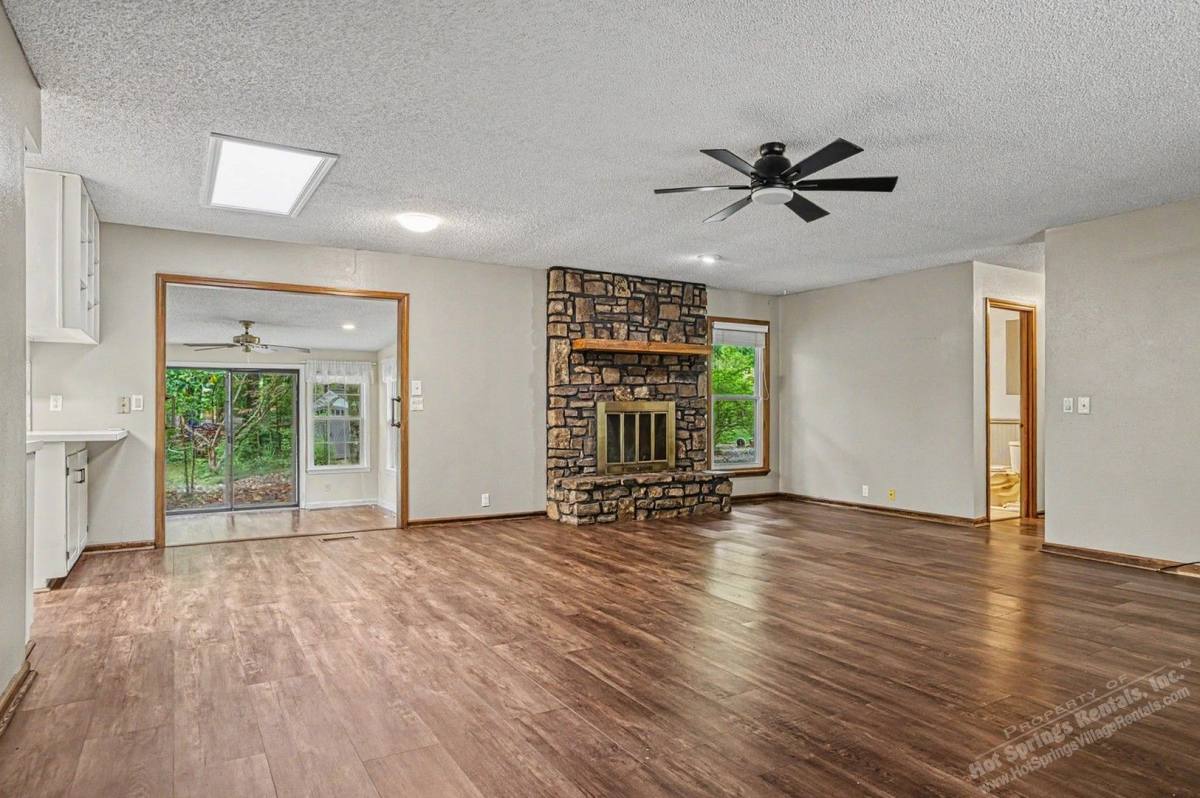 House for rent at 10 Frontera Circle, Hot Springs Village, AR 71909