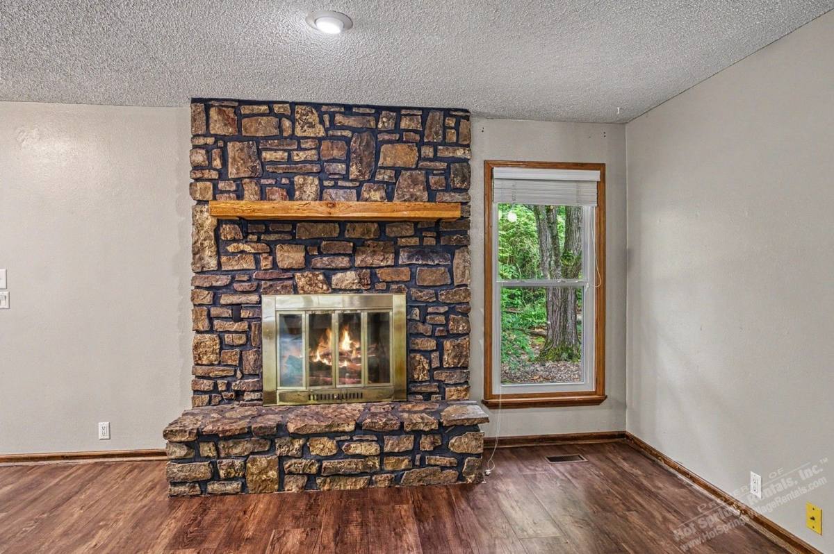 House for rent at 10 Frontera Circle, Hot Springs Village, AR 71909