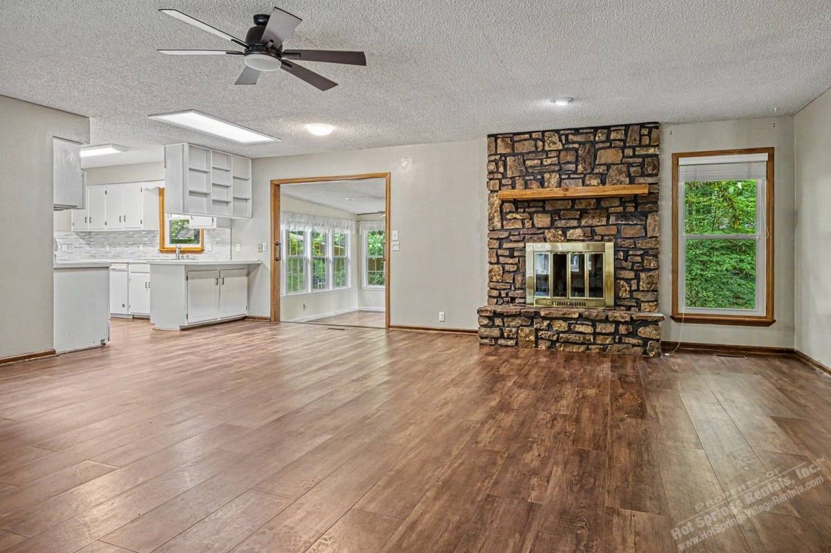 House for rent at 10 Frontera Circle, Hot Springs Village, AR 71909
