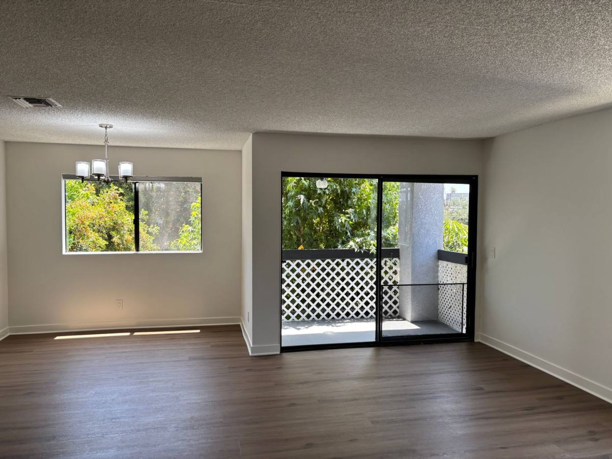 Apartment for rent at 627 Orange Grove Ave, Glendale, CA 91205