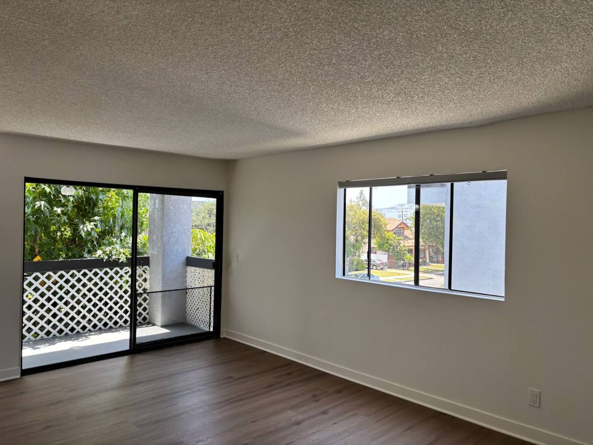 Apartment for rent at 627 Orange Grove Ave, Glendale, CA 91205