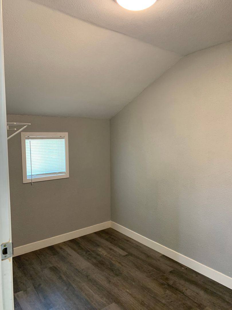 House for rent at 212 W Blaze Rd, Mount Vernon, MO 65712