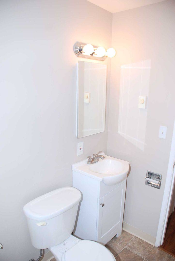 Apartment for rent at 320 Valley St, Seattle, WA 98109