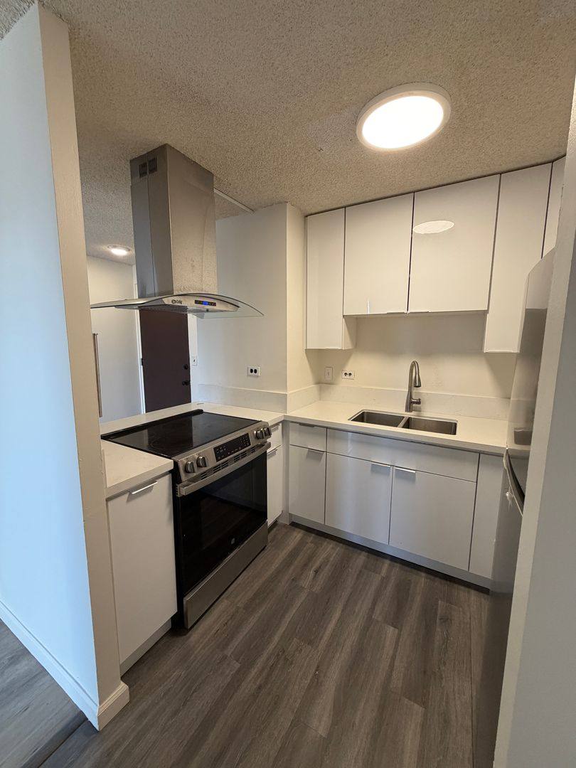 Apartment for rent at 1535 Pensacola, Honolulu, HI 96822
