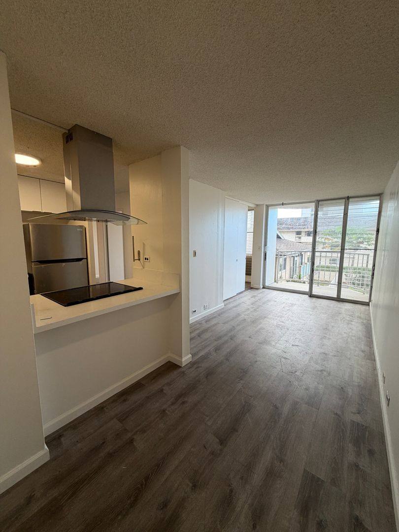 Apartment for rent at 1535 Pensacola, Honolulu, HI 96822