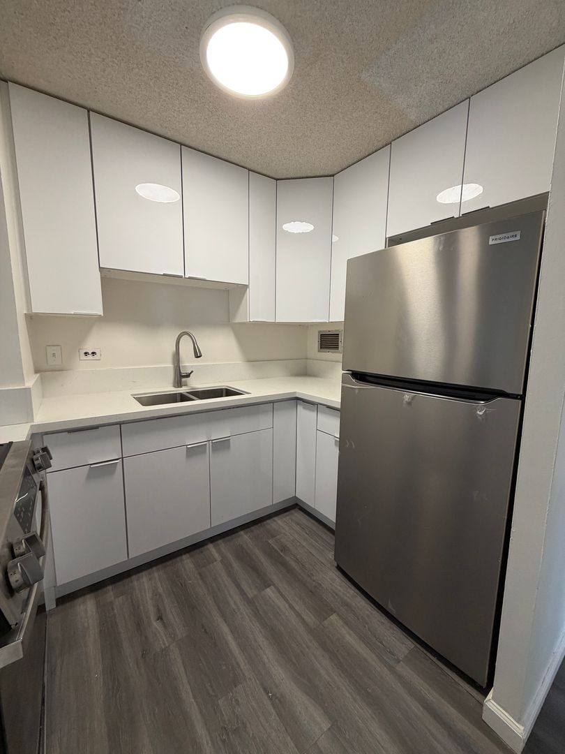 Apartment for rent at 1535 Pensacola, Honolulu, HI 96822