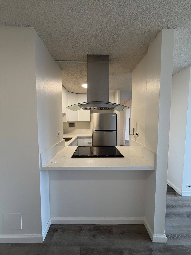 Apartment for rent at 1535 Pensacola, Honolulu, HI 96822
