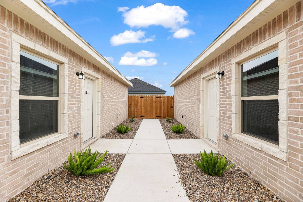 Apartment for rent at 1100 Mahala Ave, Mission, TX 78573
