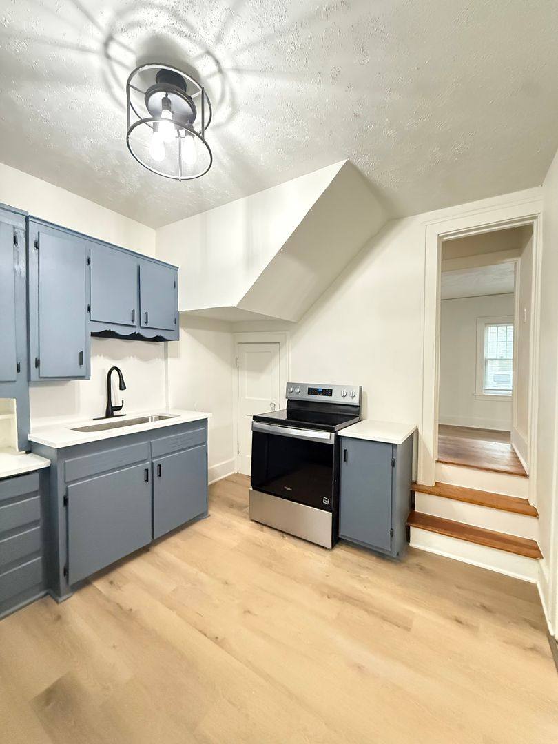 Townhouse for rent at 303 N 38th St, Omaha, NE 68131