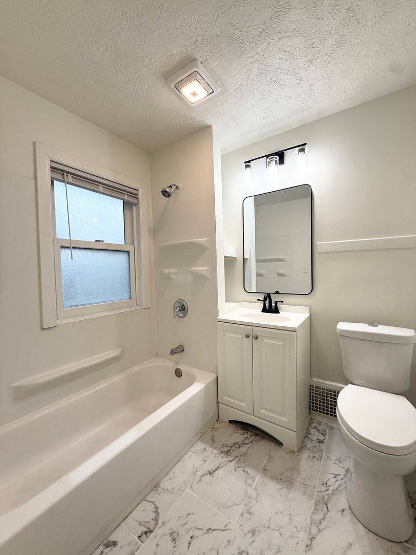 Townhouse for rent at 303 N 38th St, Omaha, NE 68131