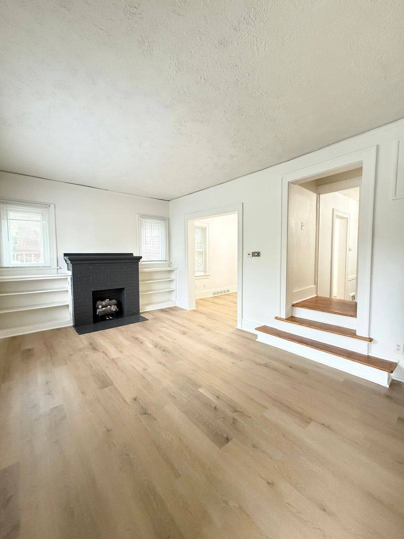 Townhouse for rent at 303 N 38th St, Omaha, NE 68131
