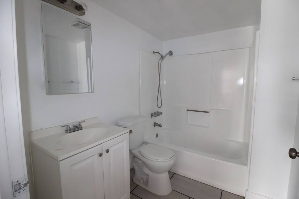 Apartment for rent at 11306-08 S Figueroa St, Los Angeles, CA 90061
