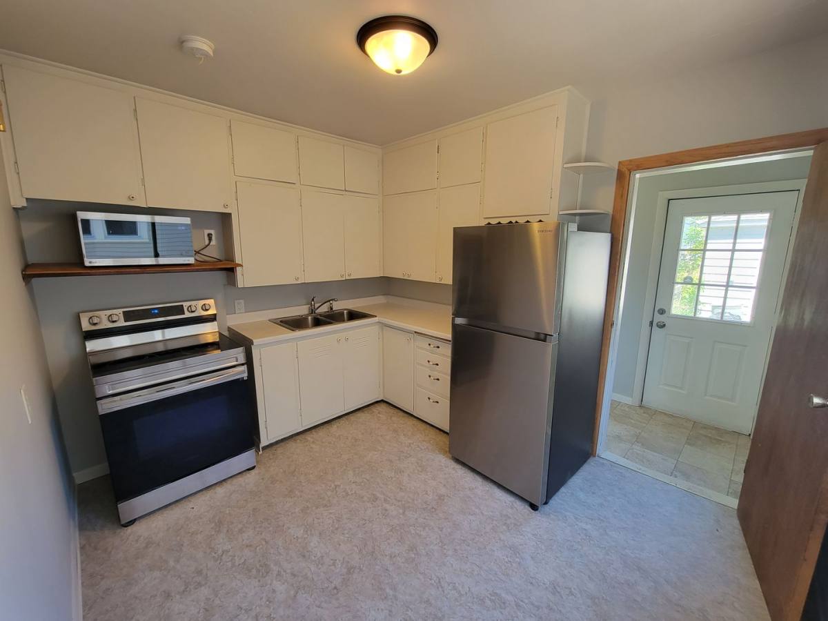 House for rent at 4007 W 5th St, Duluth, MN 55807