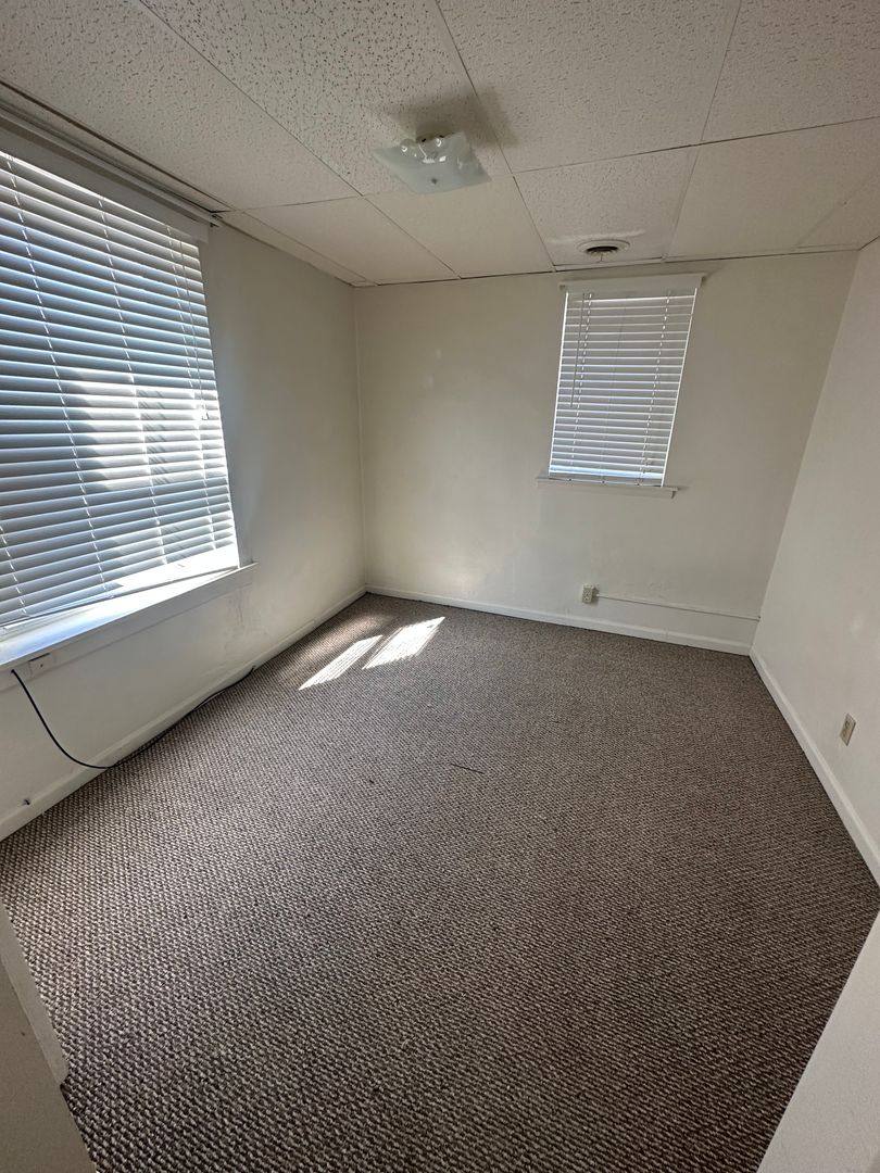 Apartment for rent at 112 S Broad St, Grove City, PA 16127