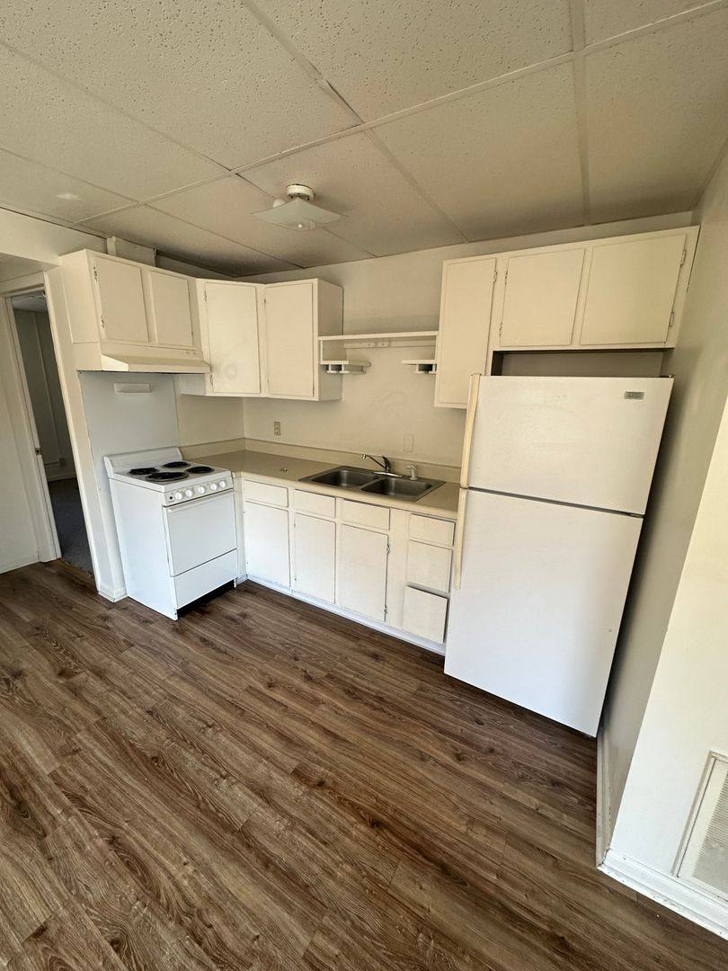 Apartment for rent at 112 S Broad St, Grove City, PA 16127