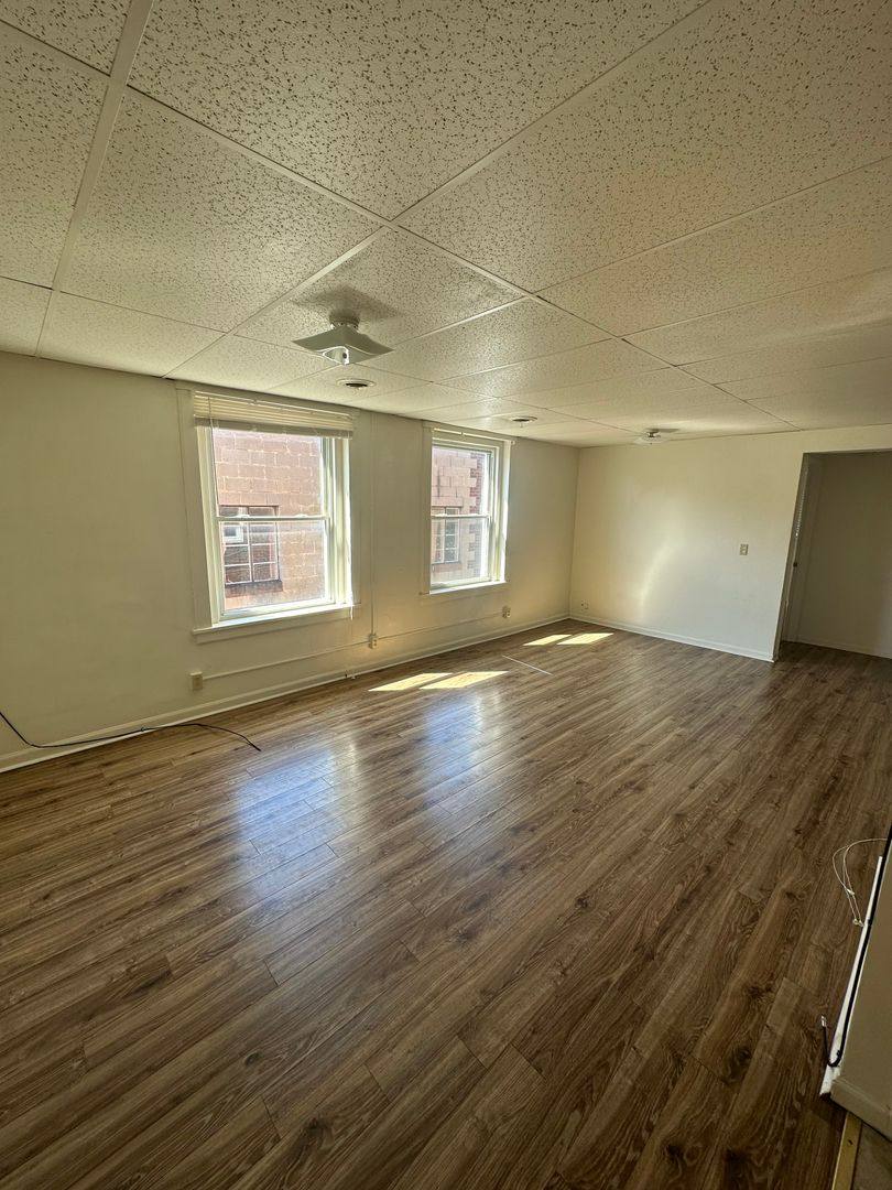 Apartment for rent at 112 S Broad St, Grove City, PA 16127