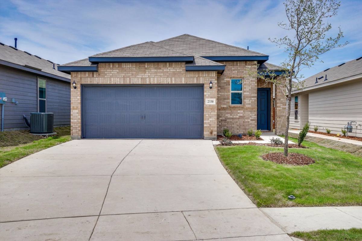 House for rent at 2330 Aspen Hill Dr, Forney, TX 75126