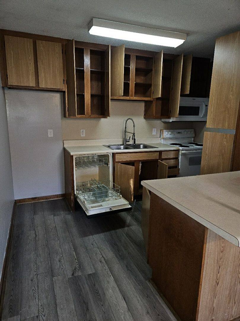 Apartment for rent at 120 Engleside St, Sumter, SC 29150