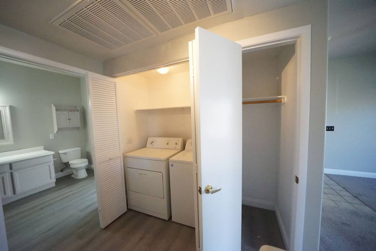 Apartment for rent at 10245 S Maryland Parkway, Las Vegas, NV 89183