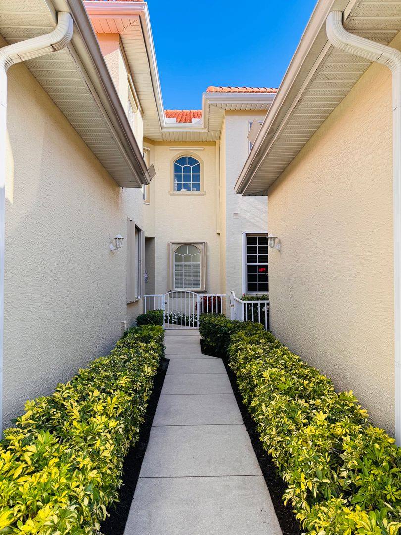 Condo for rent at 5110 W Hyde Park Court, Fort Myers, FL 33912