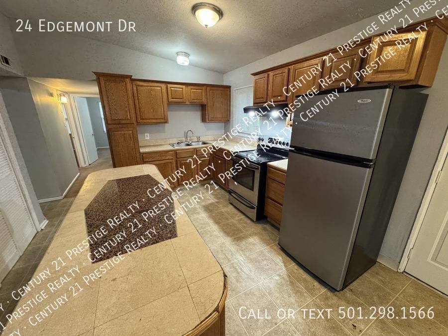 House for rent at 24 Edgemont Dr, Little Rock, AR 72209