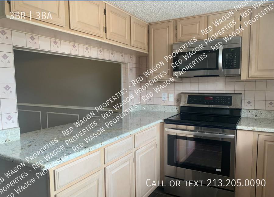 Townhouse for rent at 5838 Royal Bend, San Antonio, TX 78239
