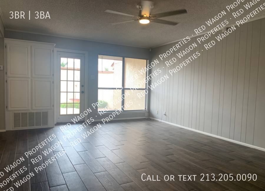 Townhouse for rent at 5838 Royal Bend, San Antonio, TX 78239