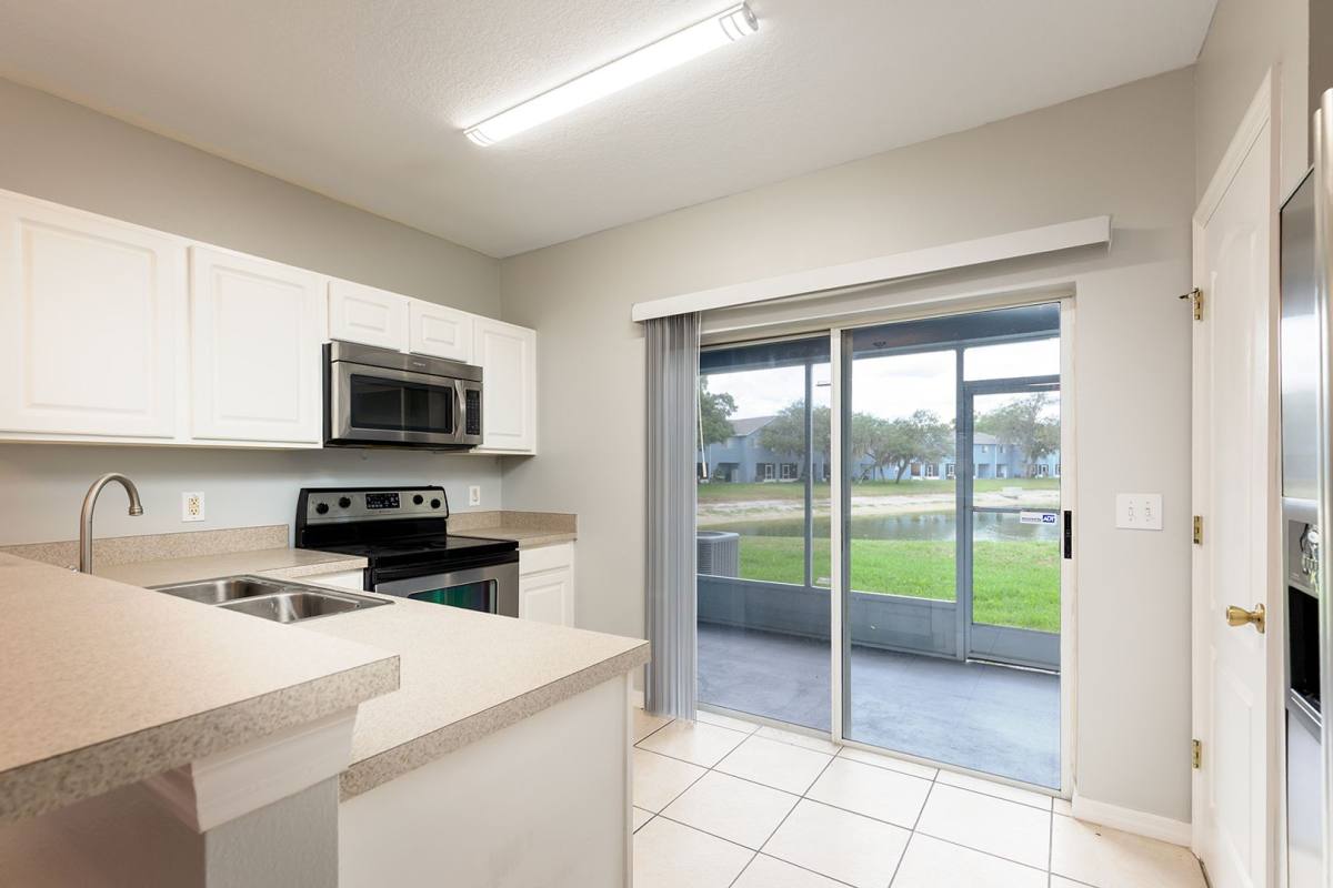 Townhouse for rent at 425 Wilton Circle, Sanford, FL 32773
