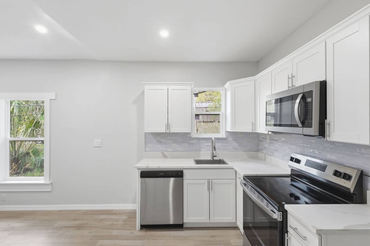 House for rent at 727 Wood St, Deland, FL 32724