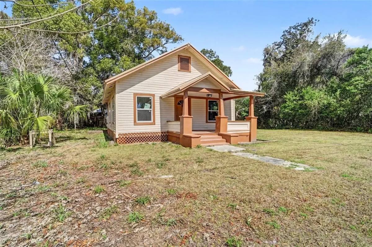 House for rent at 727 Wood St, Deland, FL 32724