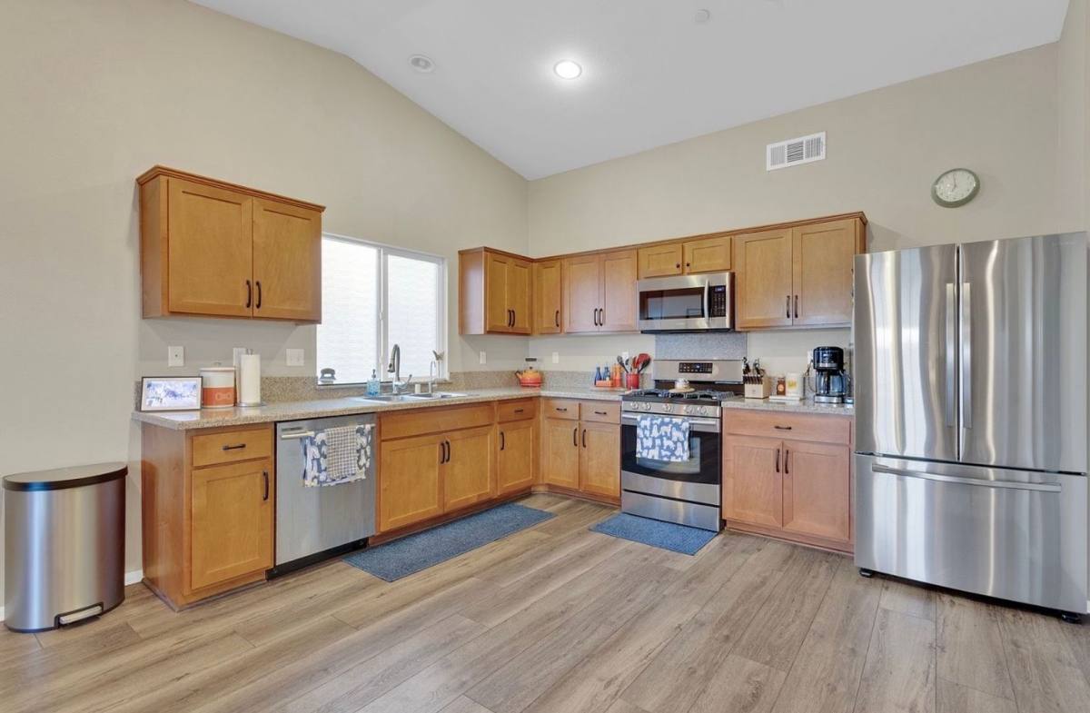 House for rent at 2212 Falcon Dr, Barstow, CA 92311