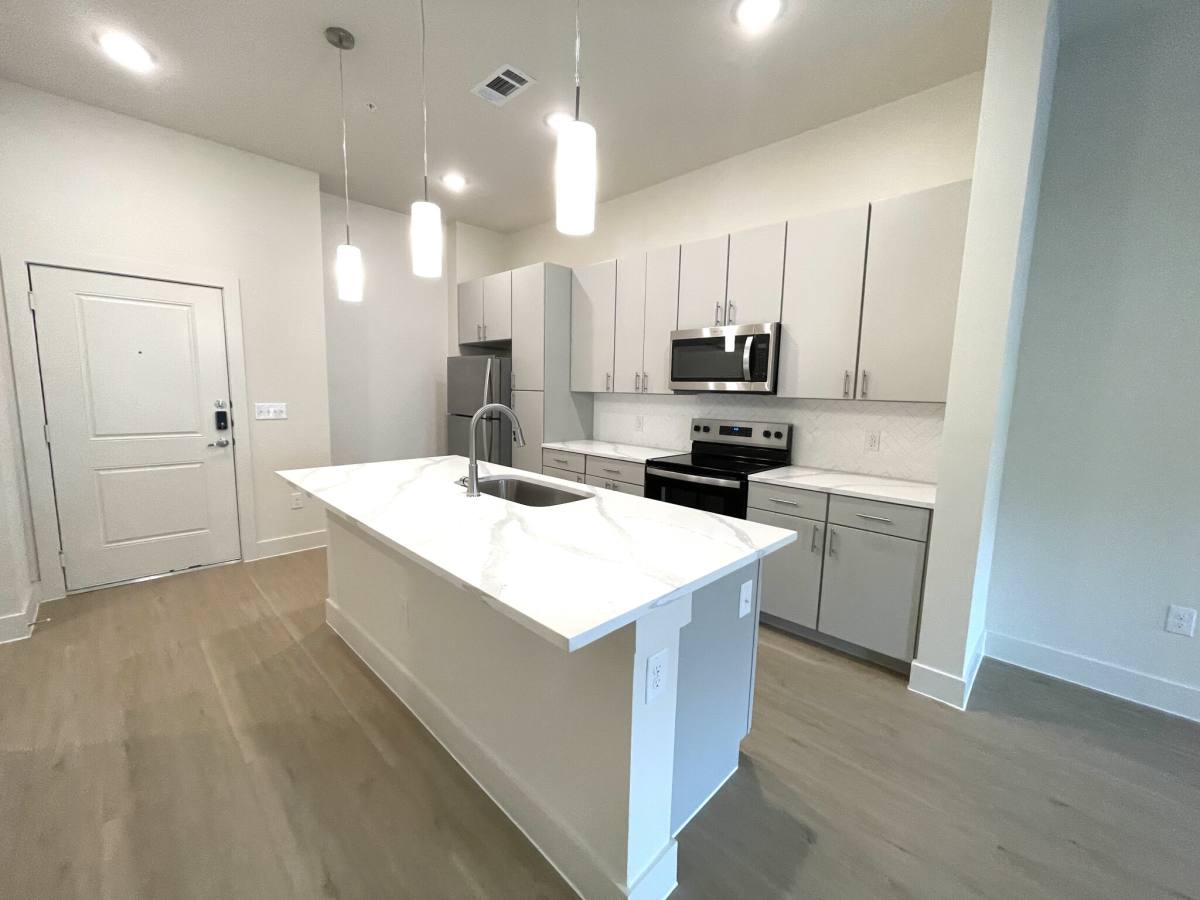 Apartment for rent at 1350 W Taylor St, Sherman, TX 75092