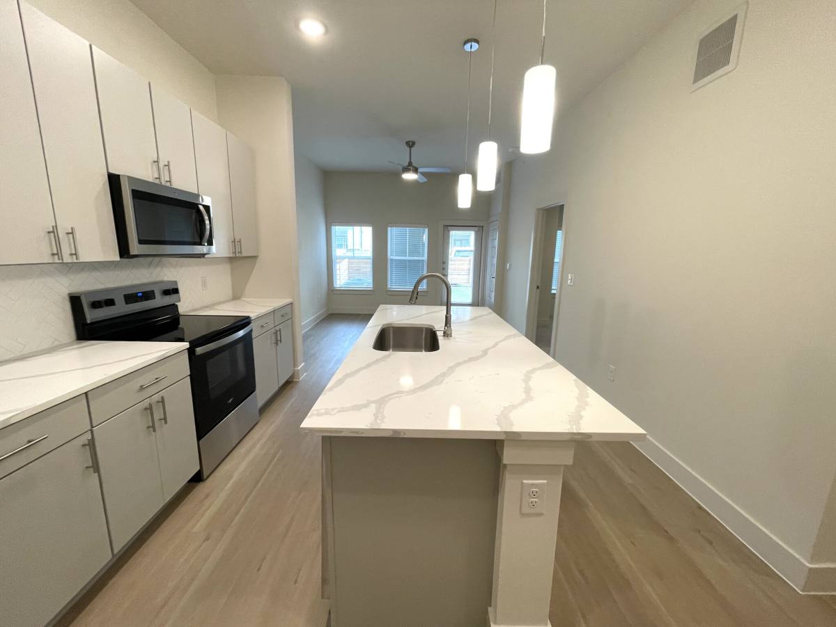 Apartment for rent at 1350 W Taylor St, Sherman, TX 75092