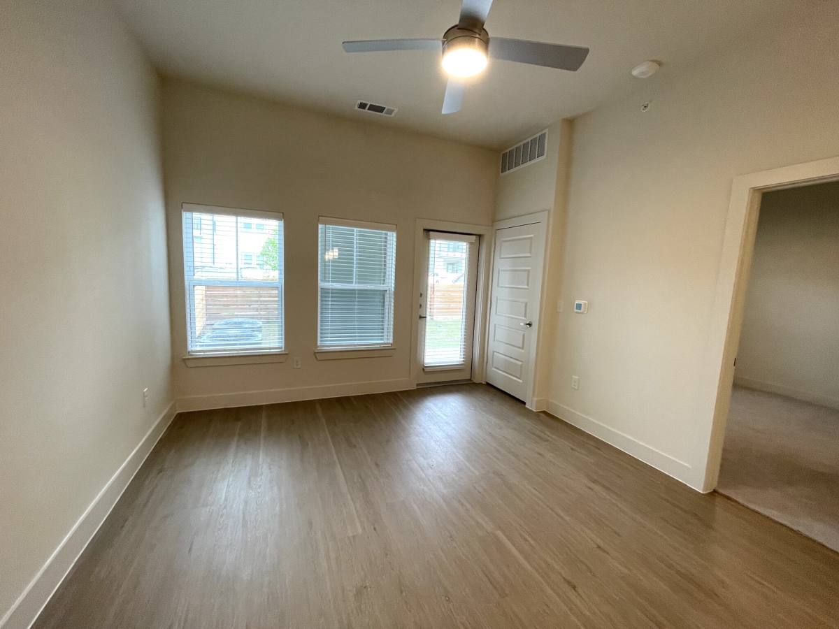 Apartment for rent at 1350 W Taylor St, Sherman, TX 75092