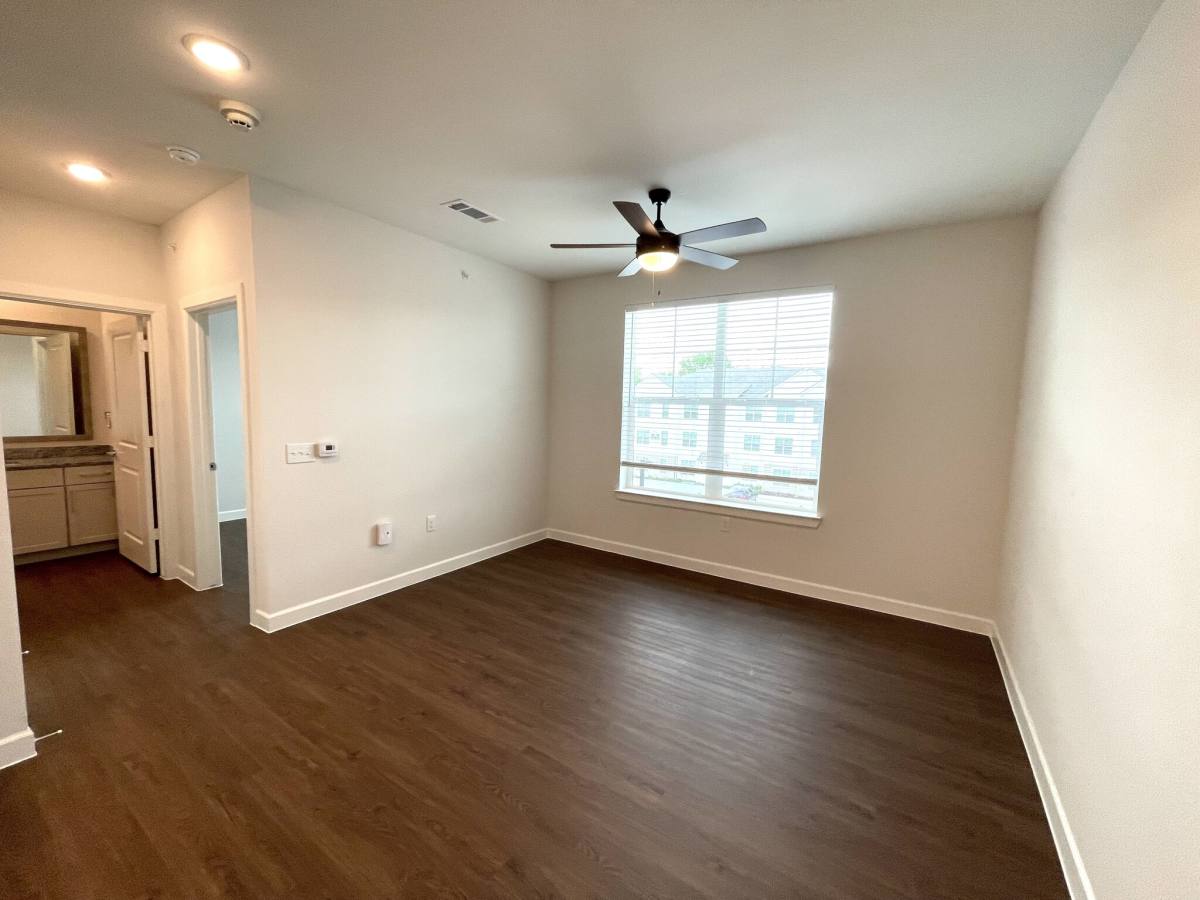 Apartment for rent at 2300 N Friendship Rd, Sherman, TX 75092