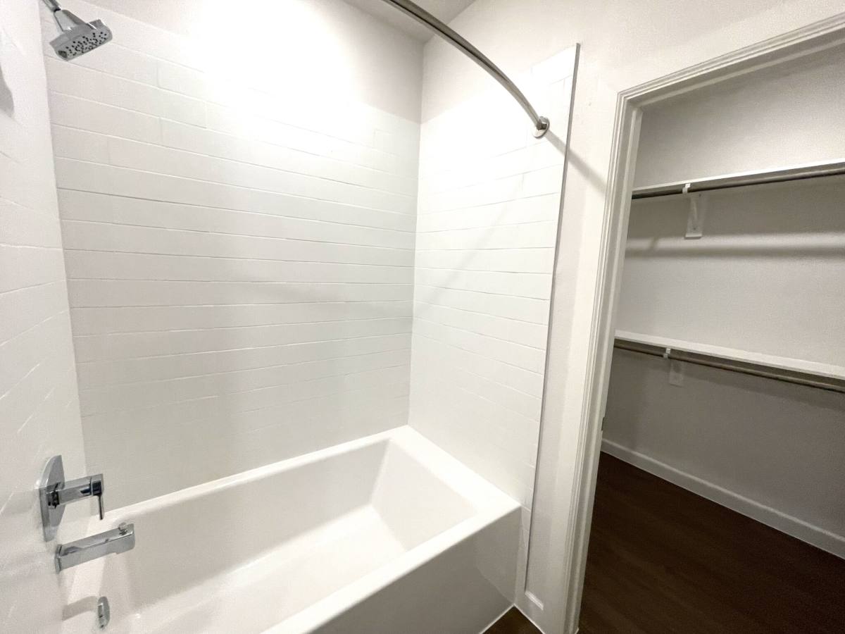 Apartment for rent at 2300 N Friendship Rd, Sherman, TX 75092