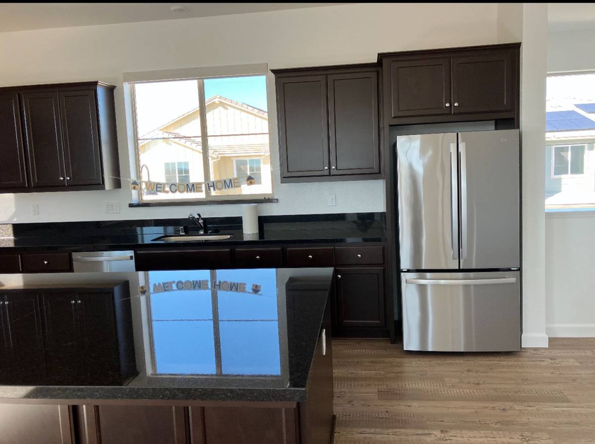 Townhouse for rent at 2402 Shore Vista, Fairfield, CA 94533