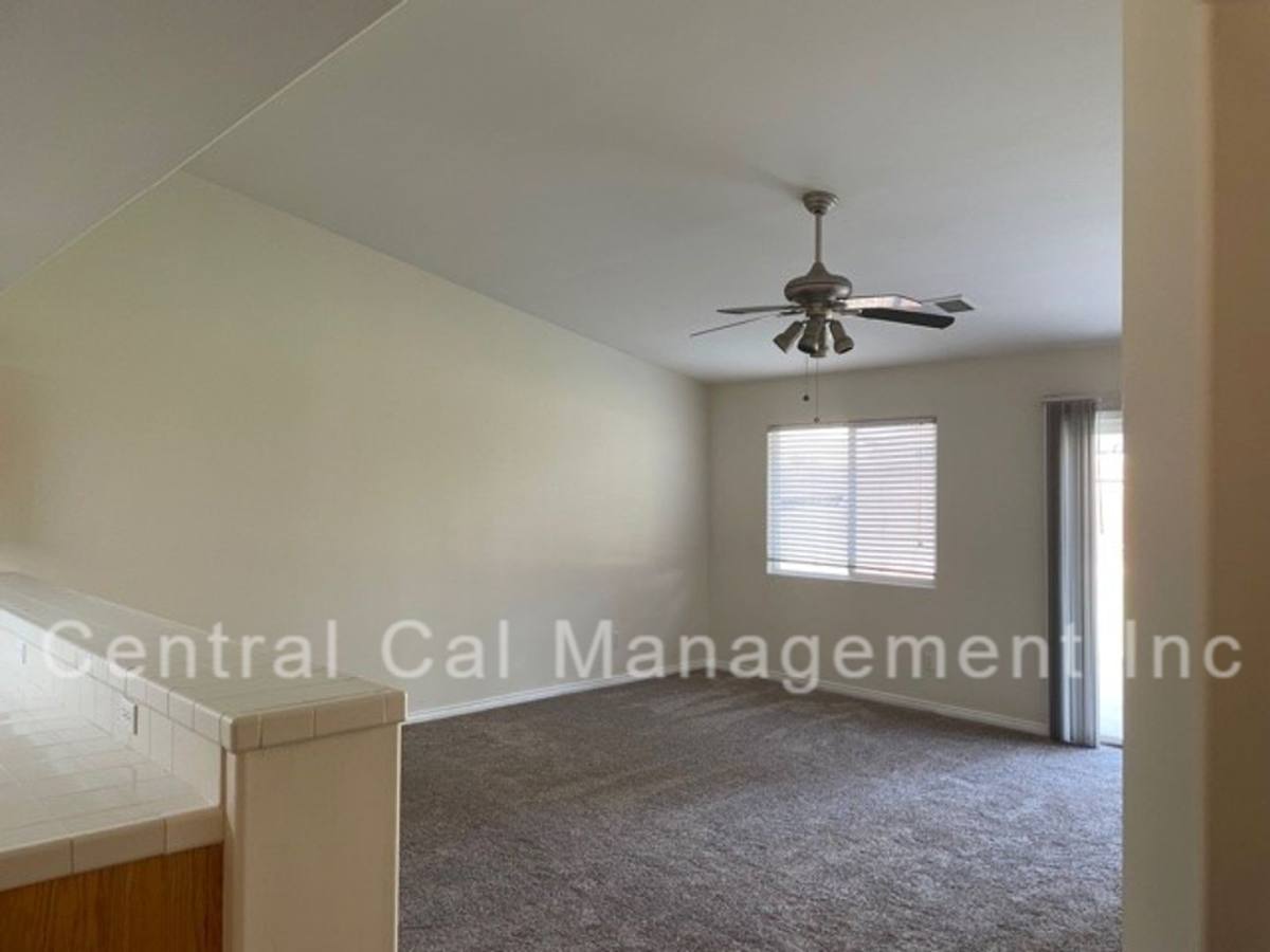 House for rent at 11902 Cedar Bluff Ave, Bakersfield, CA 93312