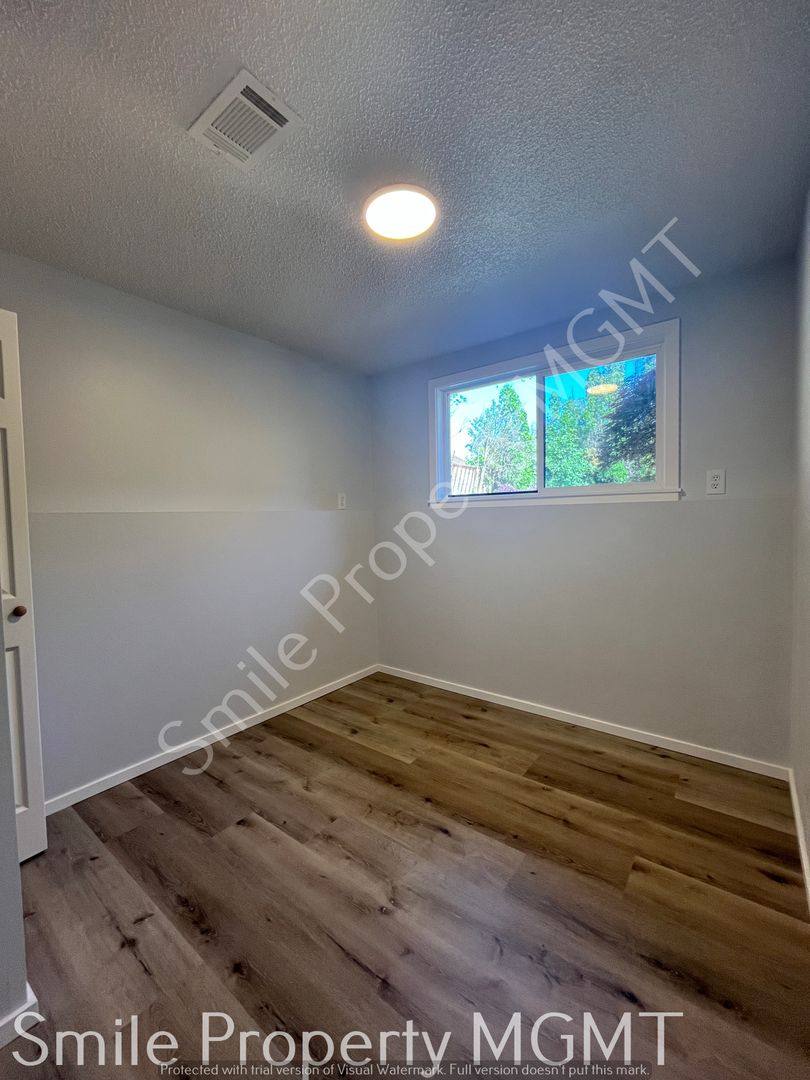 House for rent at 14915 SE Woodward St, Portland, OR 97236