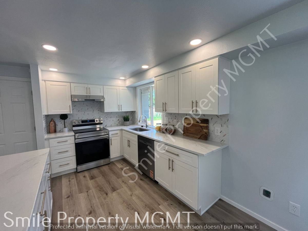 House for rent at 14915 SE Woodward St, Portland, OR 97236